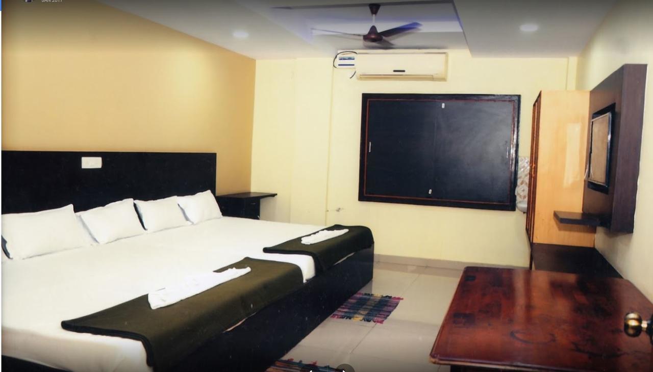 Divya Lodge Hyderabad Bagian luar foto