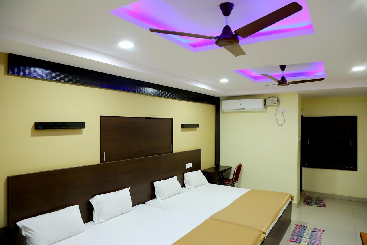 Divya Lodge Hyderabad Bagian luar foto