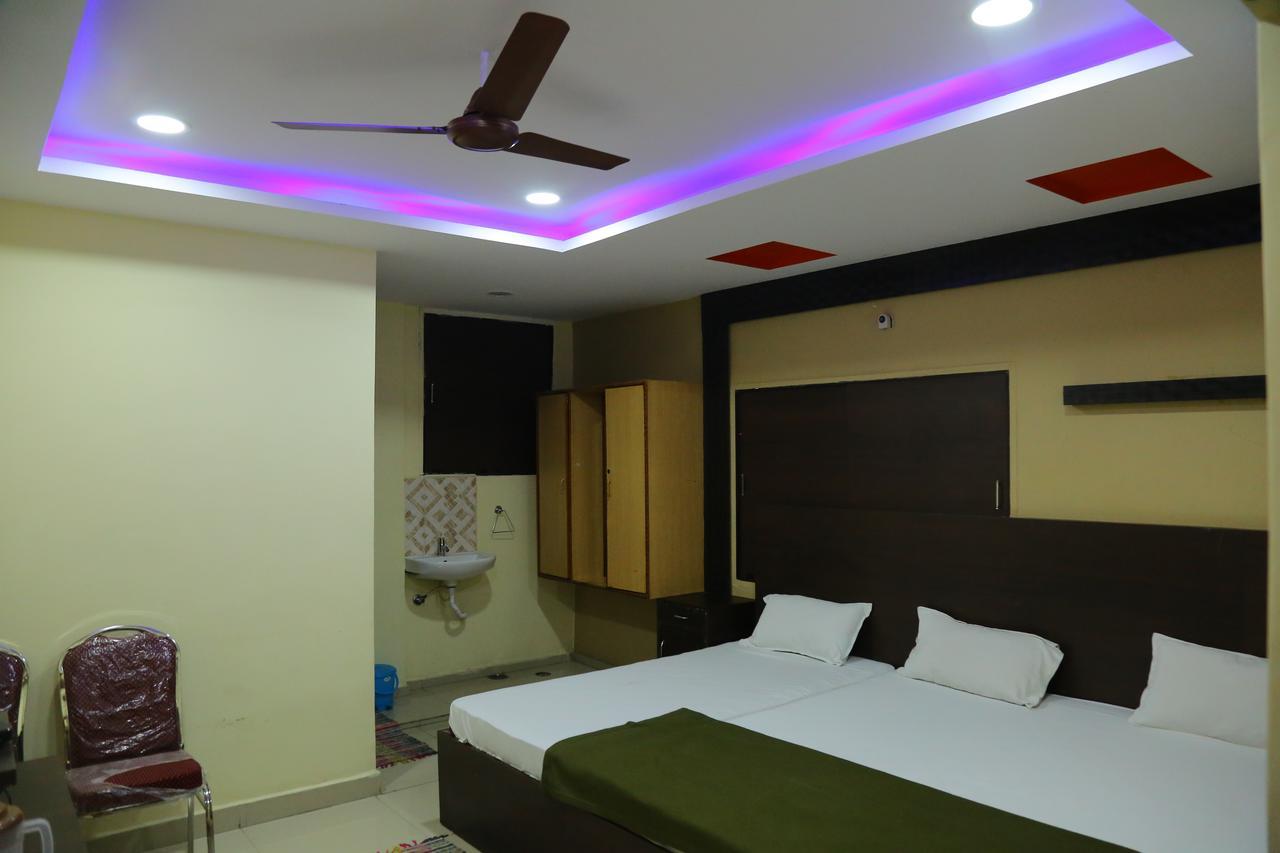 Divya Lodge Hyderabad Bagian luar foto
