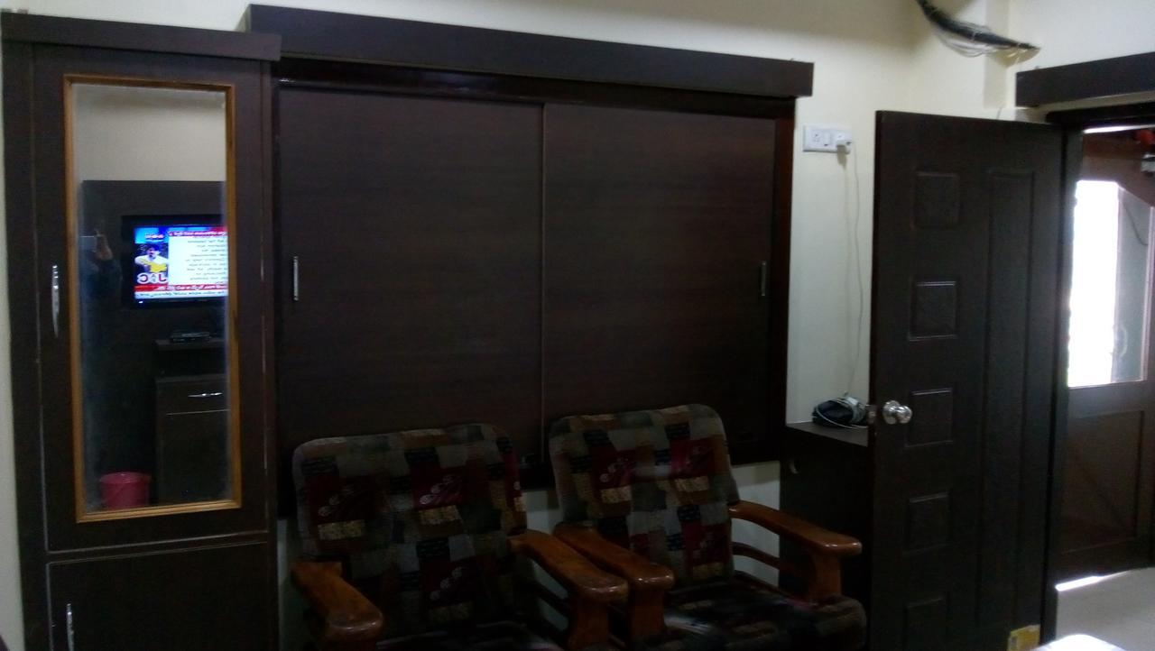 Divya Lodge Hyderabad Bagian luar foto